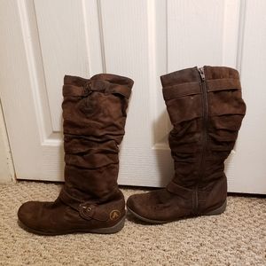 Brown boots